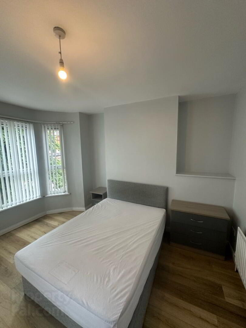(hmo Registered), 67 Alexandra Park Avenue 16 of 28