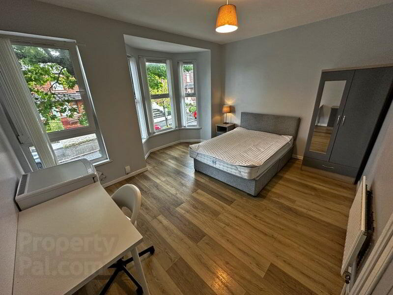 (hmo Registered), 141 Alexandra Park Avenue 6 of 18