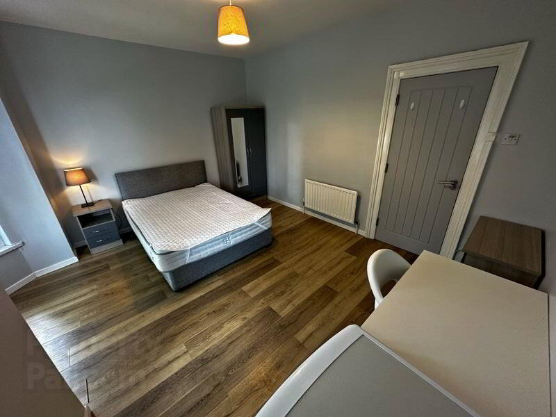 (hmo Registered), 141 Alexandra Park Avenue 7 of 18
