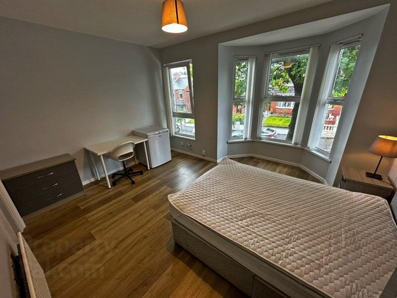 (hmo Registered), 141 Alexandra Park Avenue 8 of 18