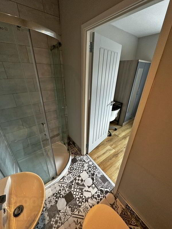 (hmo Registered), 141 Alexandra Park Avenue 11 of 18