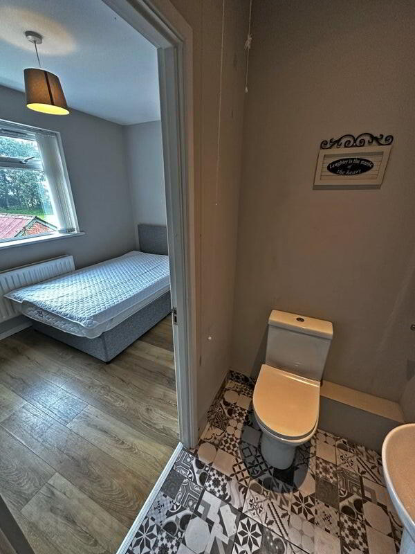 (hmo Registered), 141 Alexandra Park Avenue 12 of 18