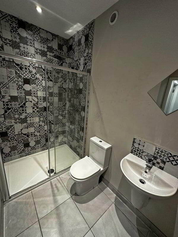 (hmo Registered), 141 Alexandra Park Avenue 14 of 18