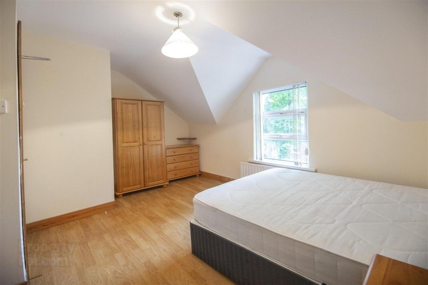 17 Collingwood Avenue 6 of 15