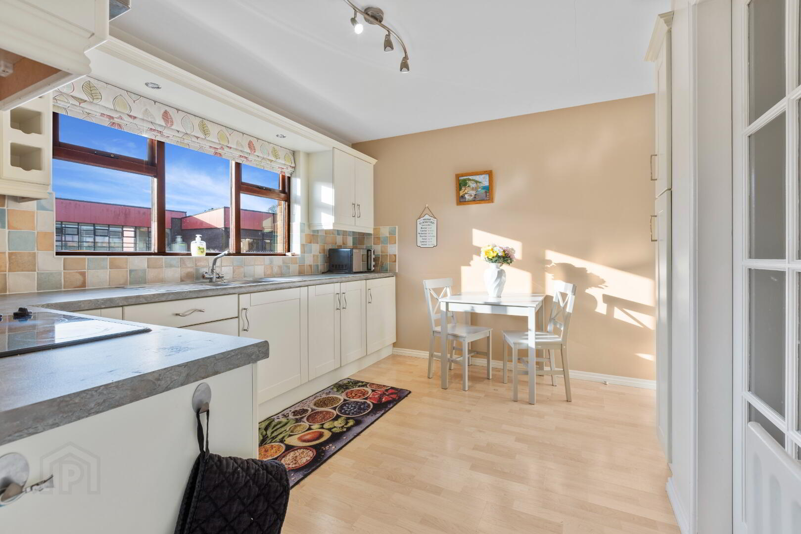 20 Farm Lodge Avenue 5 of 19