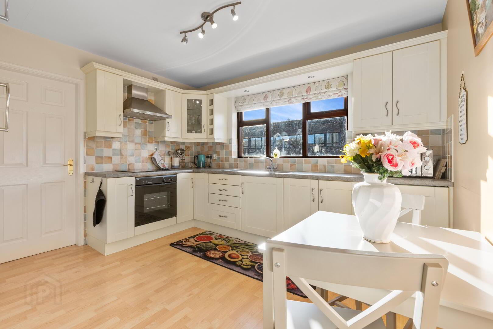 20 Farm Lodge Avenue 6 of 19