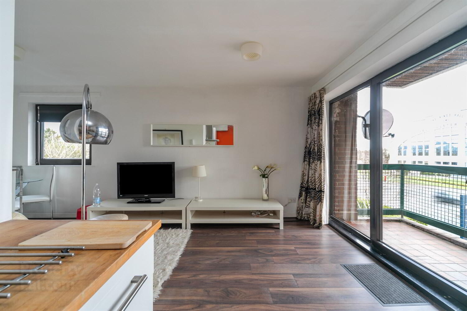Apt 22, Balmoral Court 5 of 17