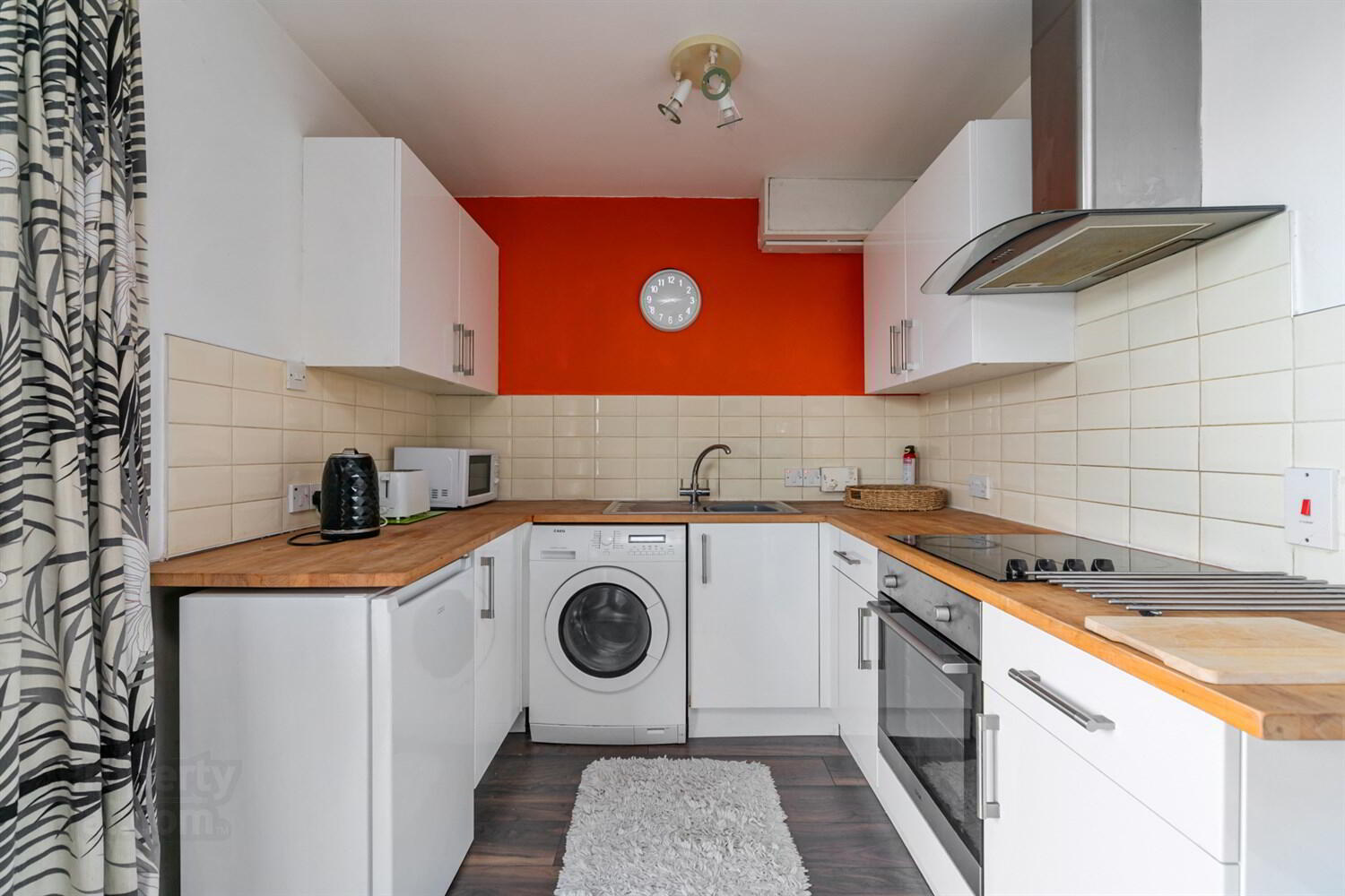 Apt 22, Balmoral Court 7 of 17