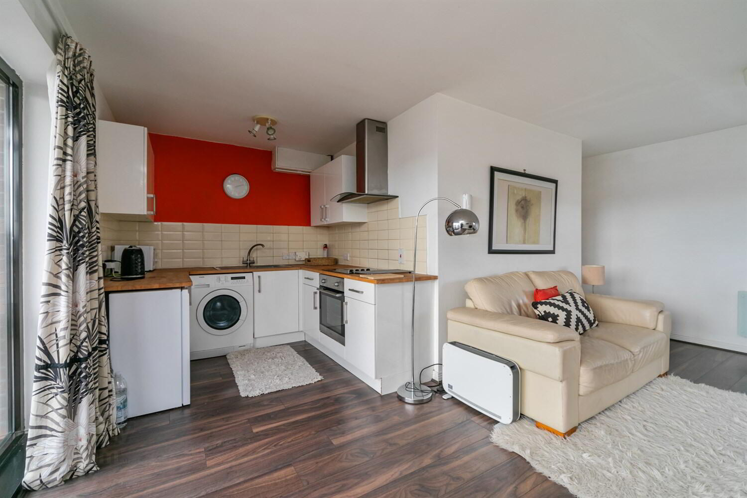 Apt 22, Balmoral Court 6 of 17