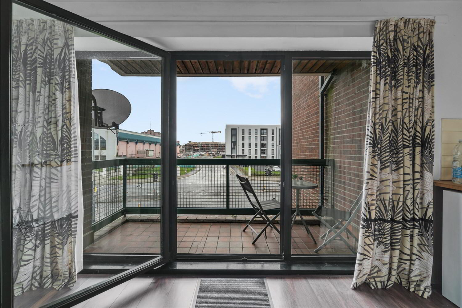 Apt 22, Balmoral Court 12 of 17