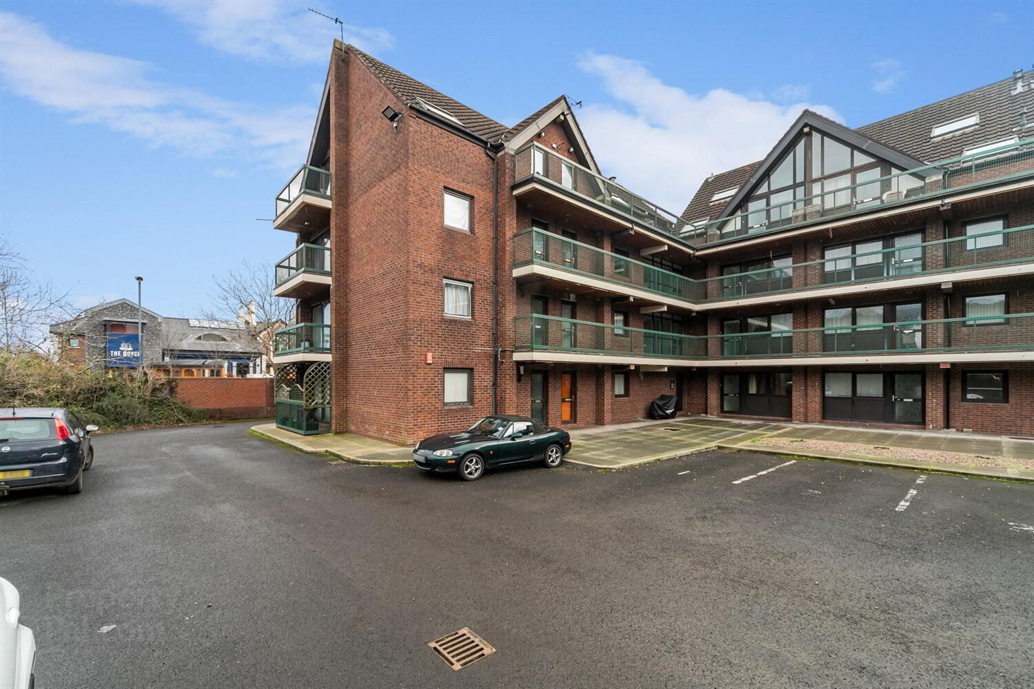 Apt 22, Balmoral Court 16 of 17
