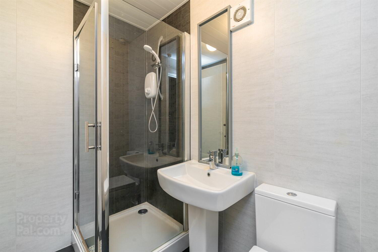 Apt 22, Balmoral Court 11 of 17