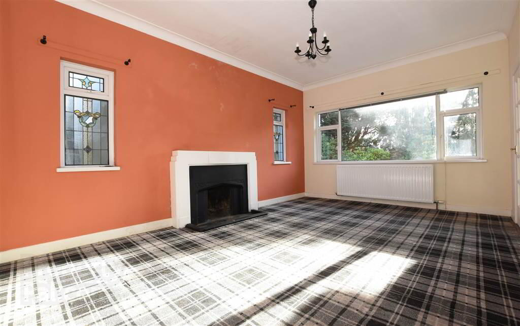 54 North Road 19 of 33