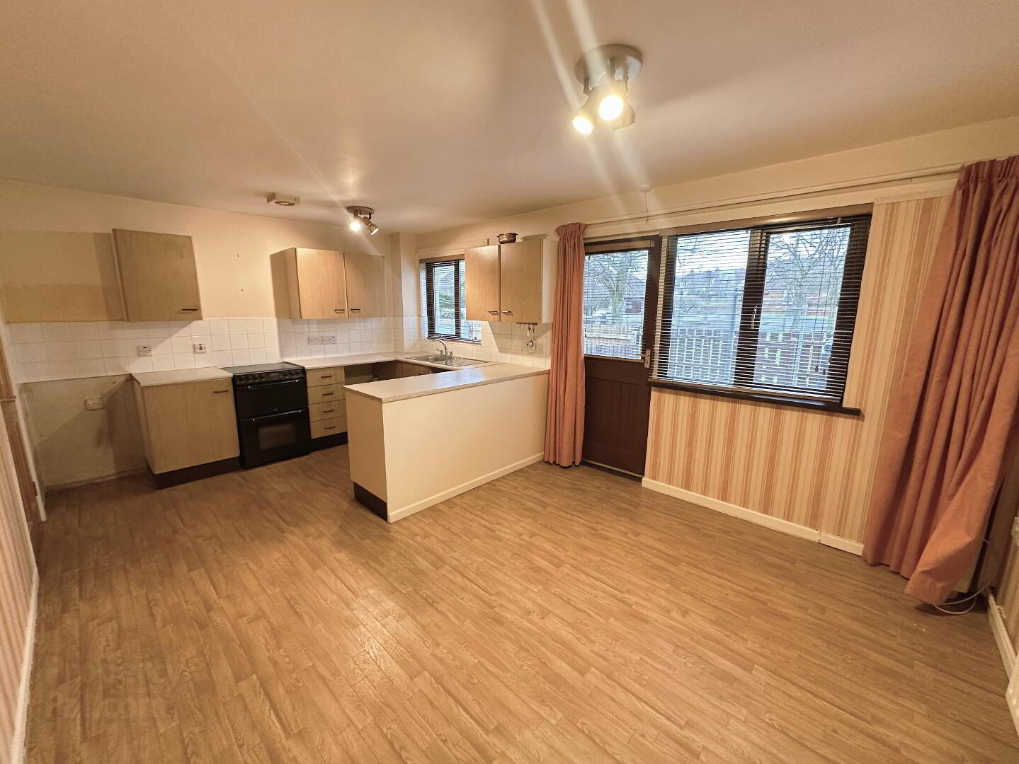4 Woodside Park 5 of 14