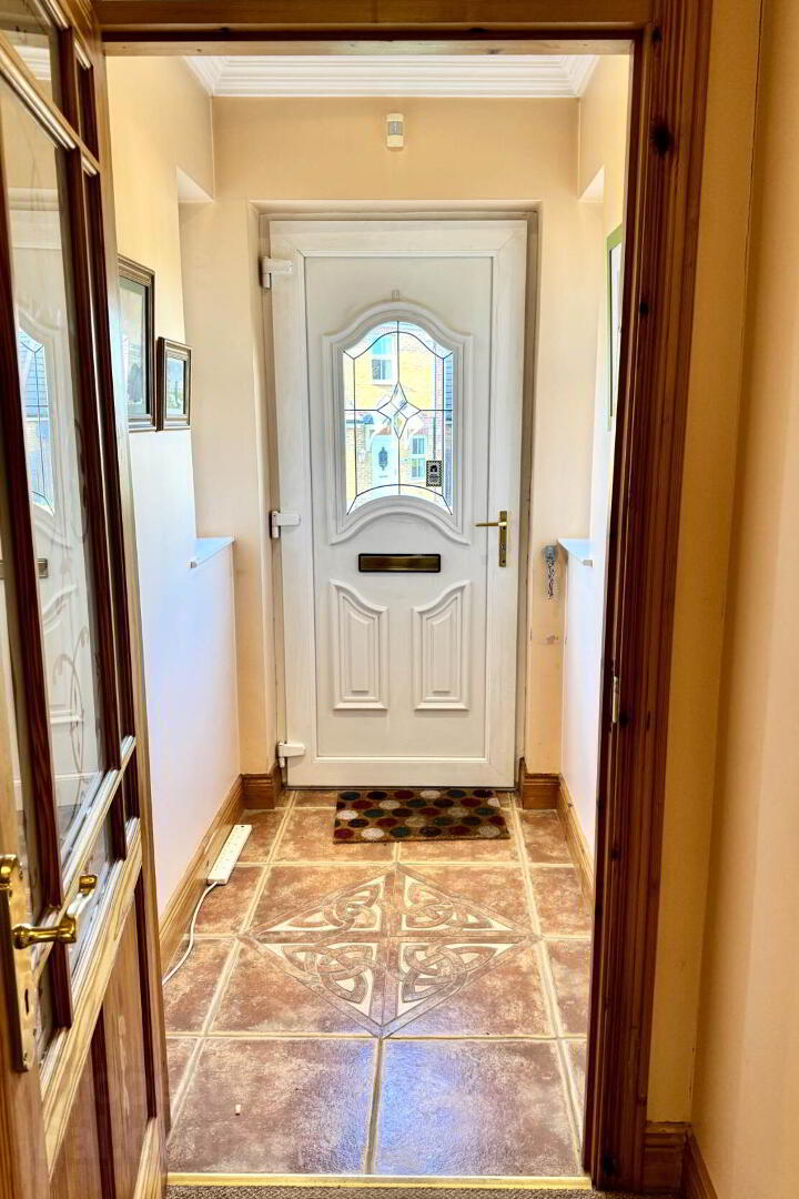27 Blackthorn Manor 4 of 38