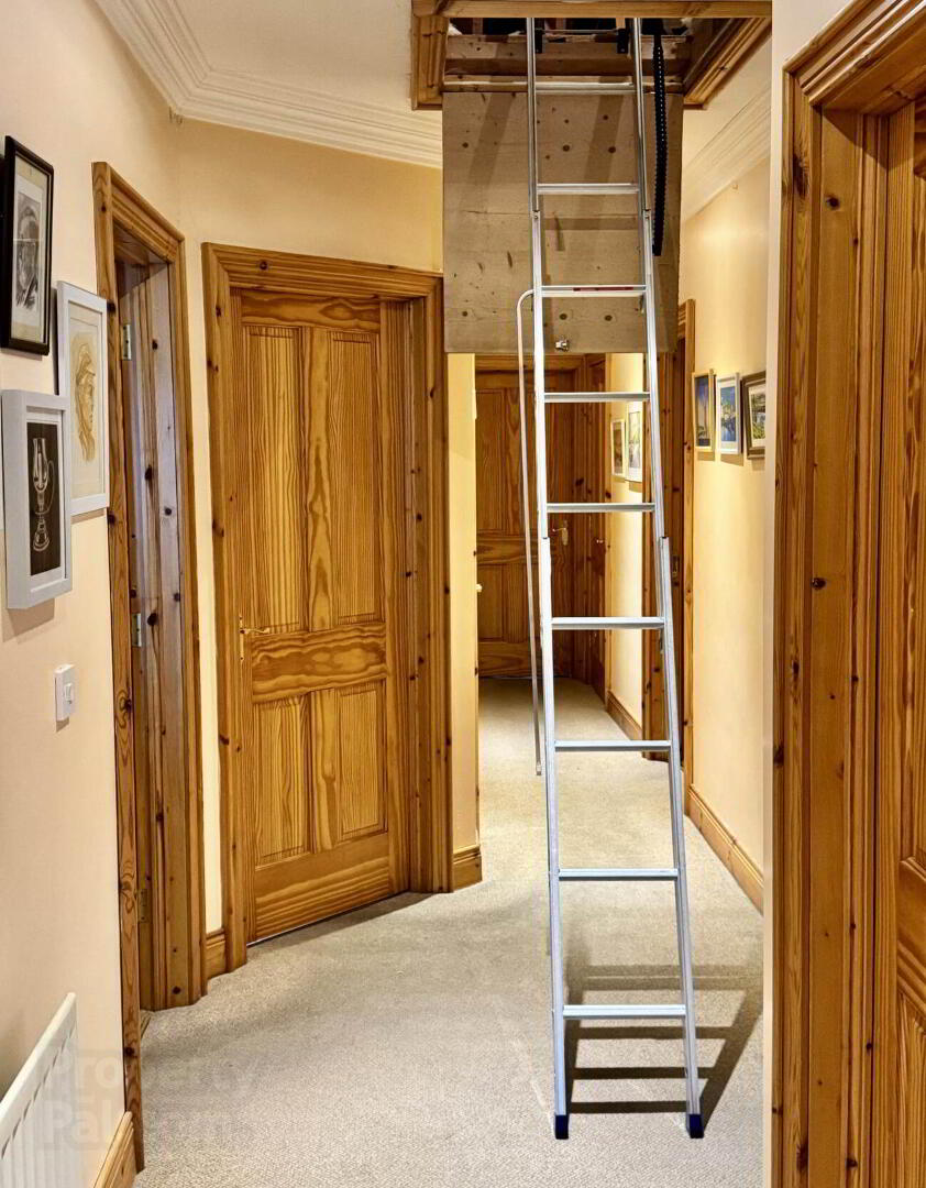 27 Blackthorn Manor 17 of 38