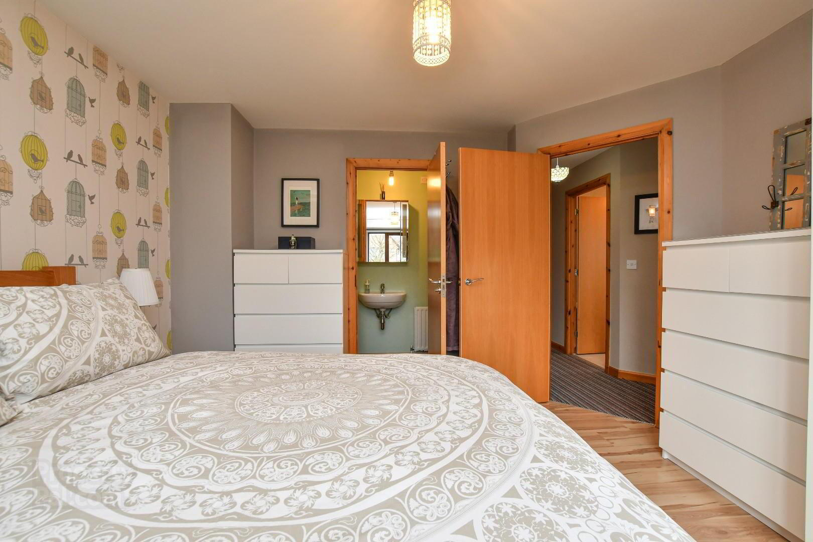 2 Shaftesbury Park 18 of 29