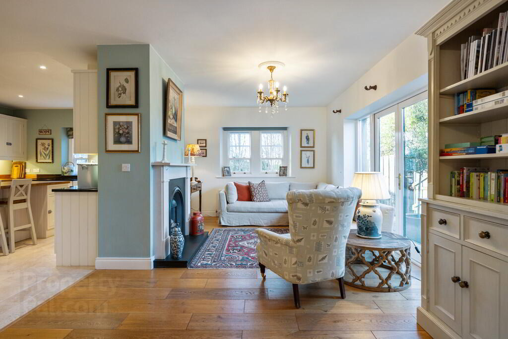 10 Eglantine Demesne Road 8 of 58