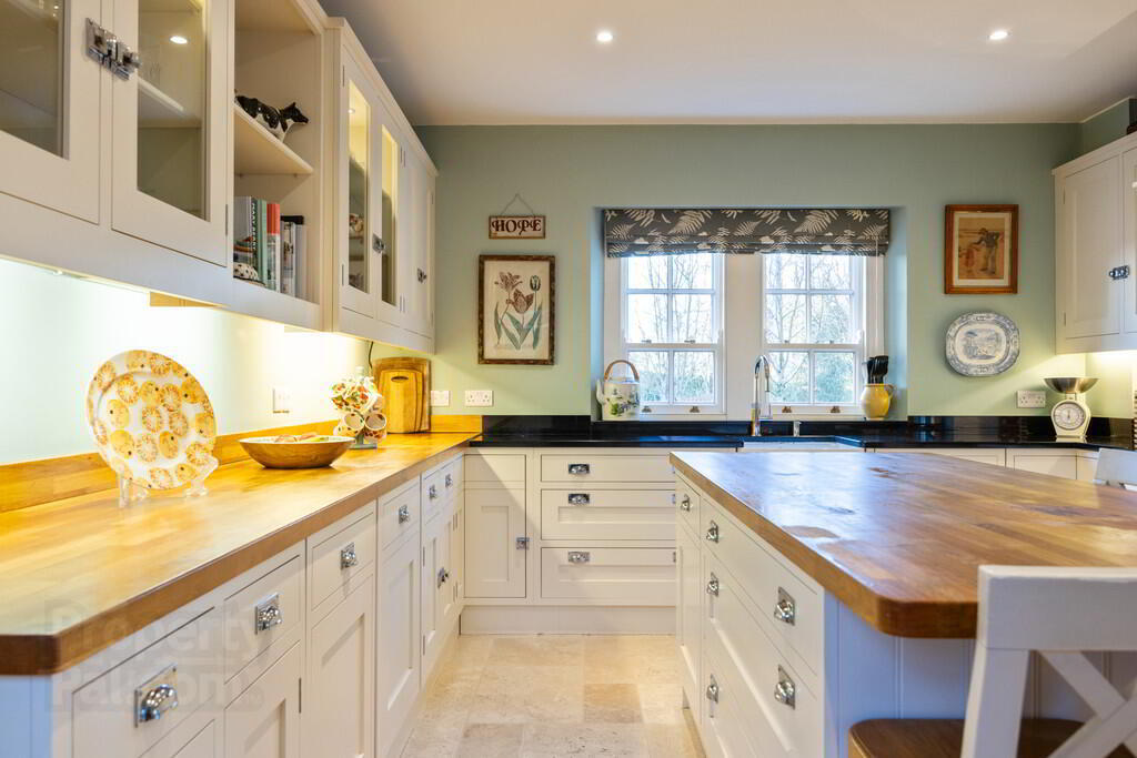 10 Eglantine Demesne Road 23 of 58