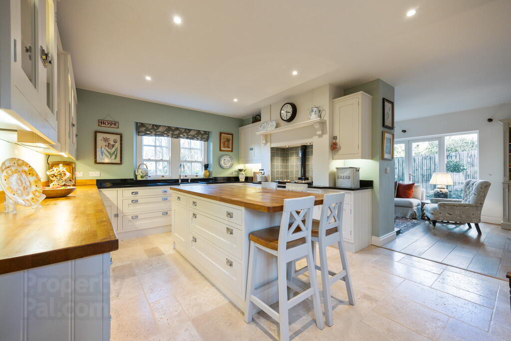 10 Eglantine Demesne Road 19 of 58