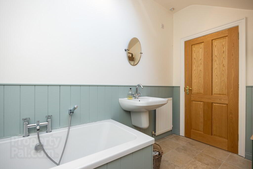 10 Eglantine Demesne Road 43 of 58