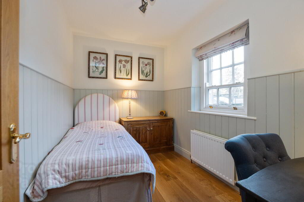 10 Eglantine Demesne Road 27 of 58
