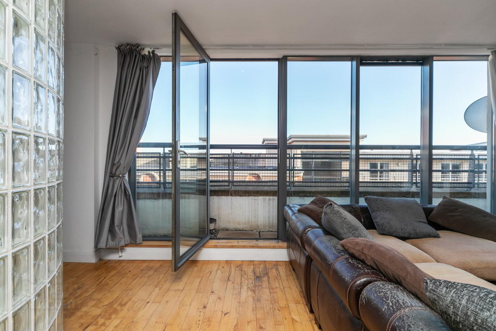 N4 Central Park, 33 Alfred Street 5 of 25