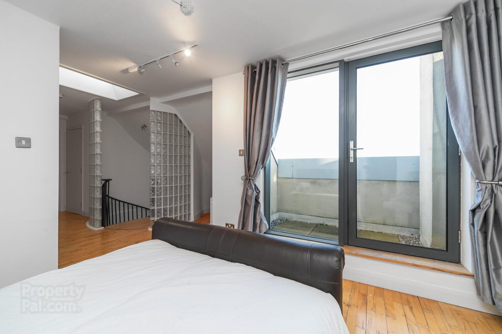 N4 Central Park, 33 Alfred Street 14 of 25