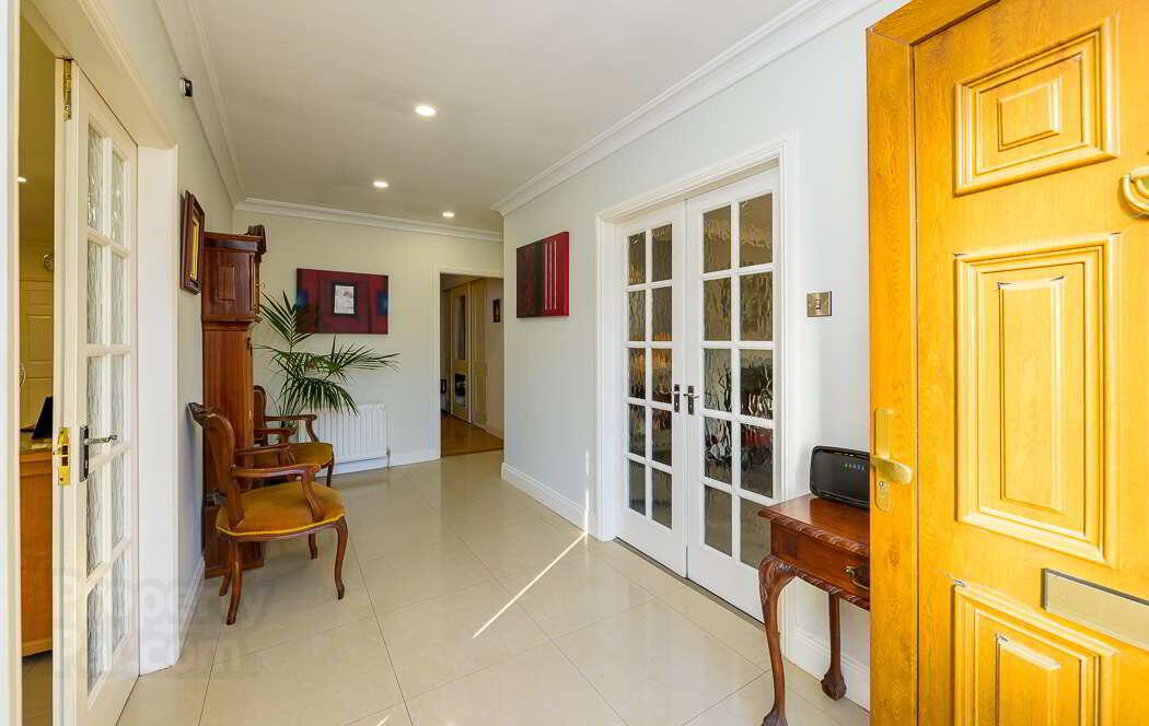 Brookfield House, Waters Lane 7 of 26