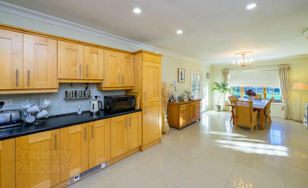 Brookfield House, Waters Lane 12 of 26
