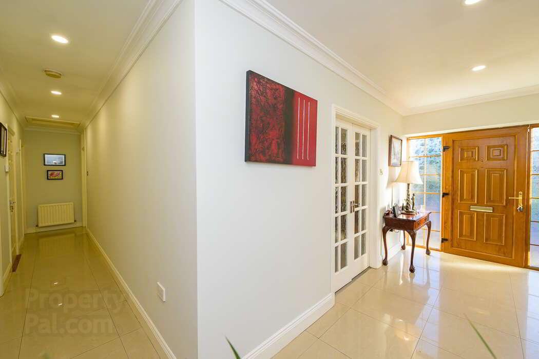 Brookfield House, Waters Lane 8 of 26