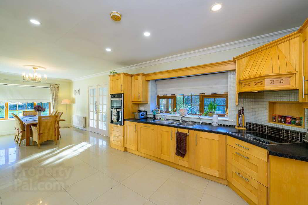 Brookfield House, Waters Lane 11 of 26