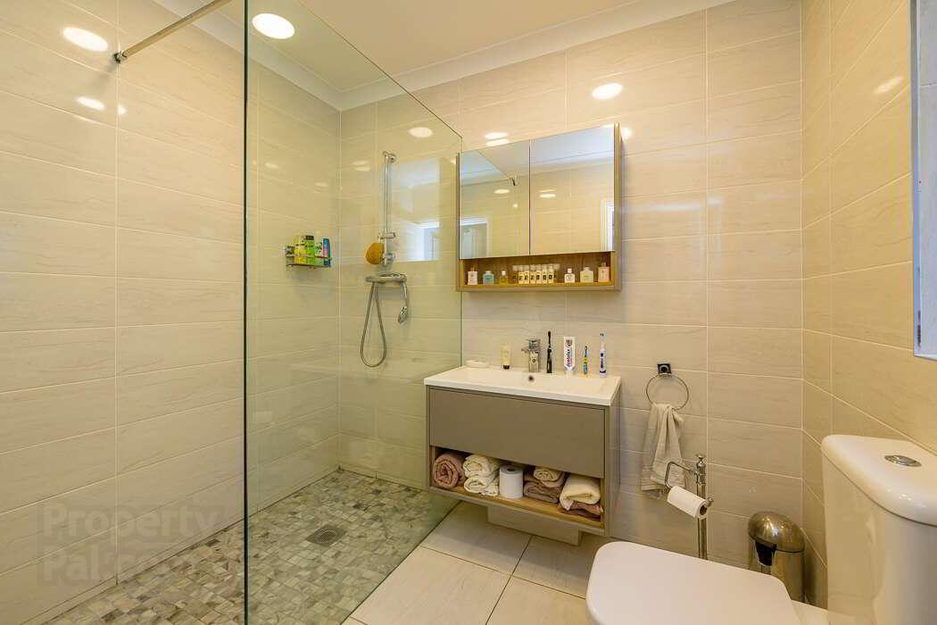 Brookfield House, Waters Lane 22 of 26