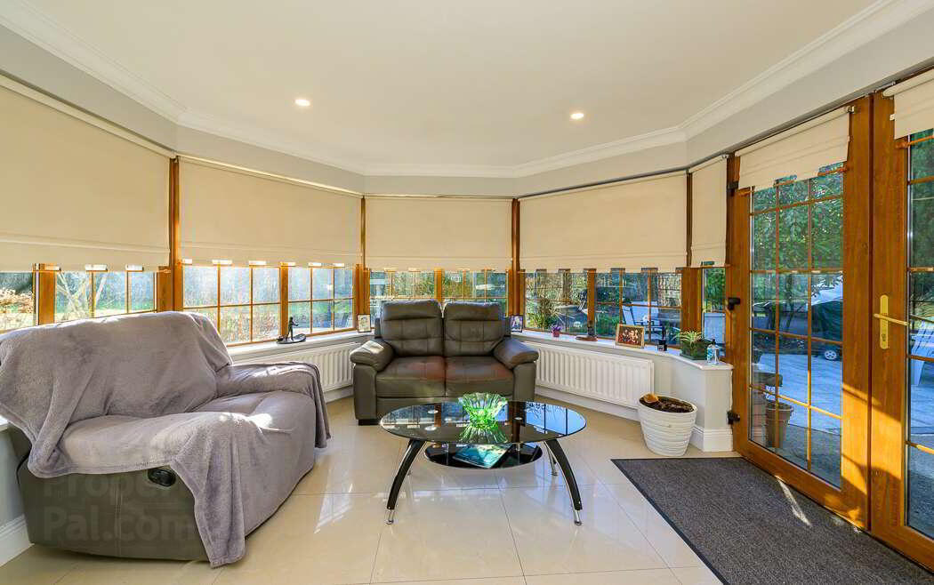 Brookfield House, Waters Lane 13 of 26