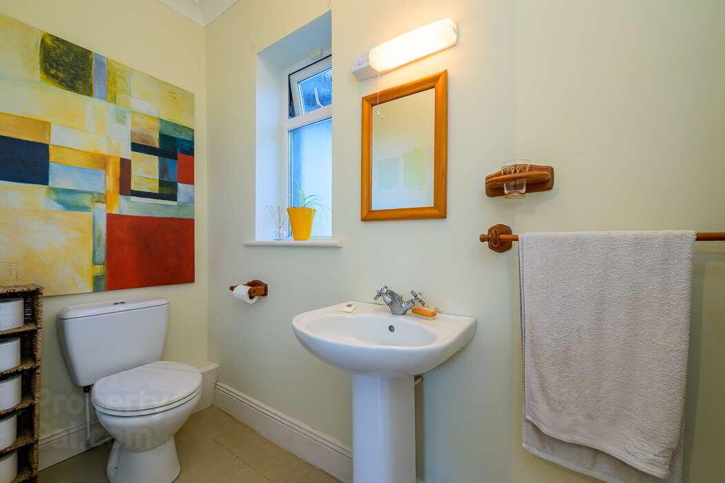 Brookfield House, Waters Lane 17 of 26