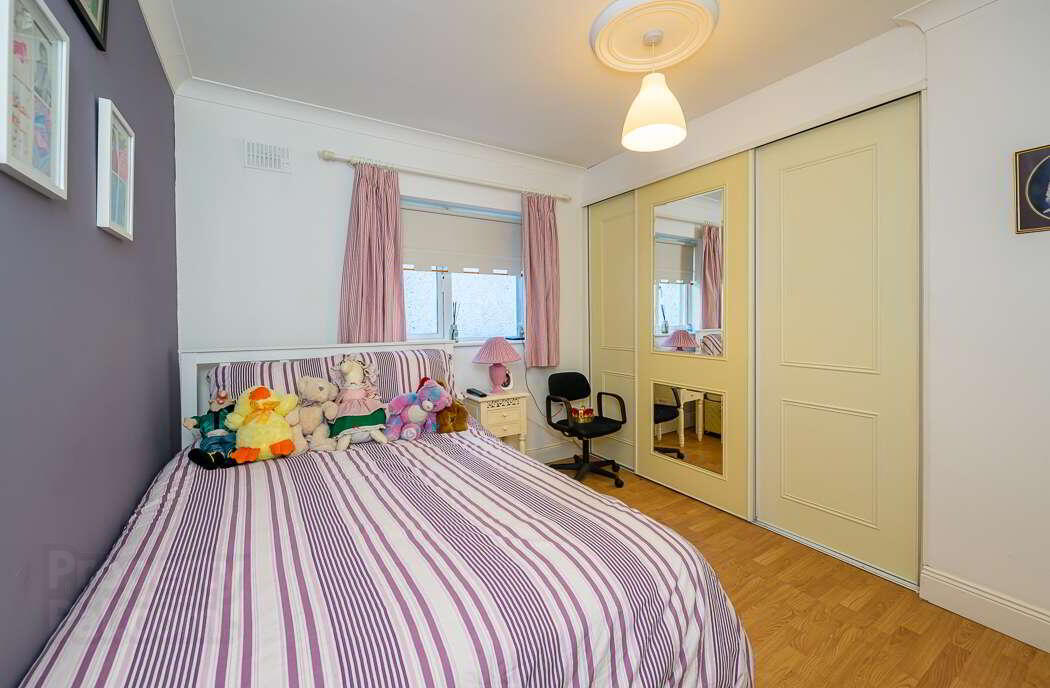 Brookfield House, Waters Lane 18 of 26