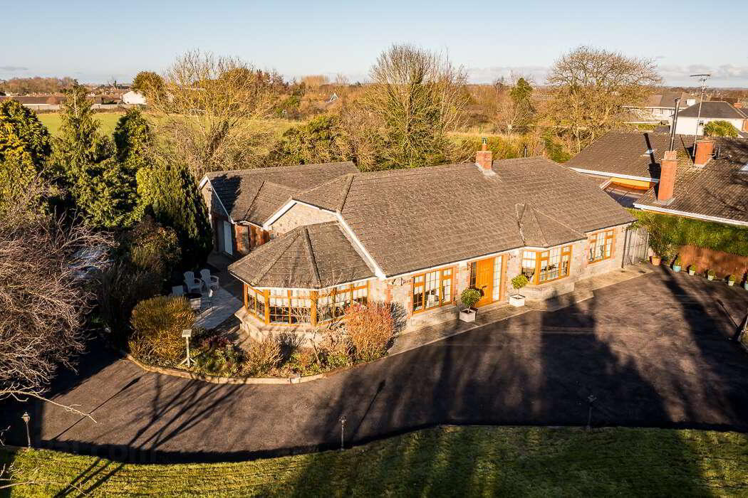 Brookfield House, Waters Lane 25 of 26