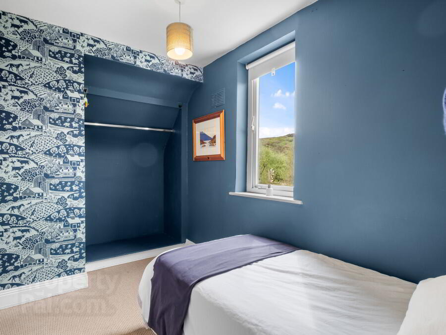 NO, 70 Clifden Glen 33 of 35