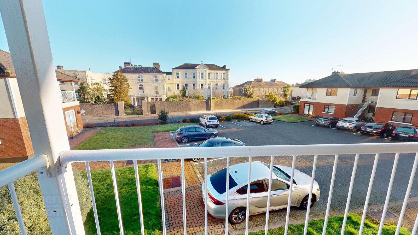 12 Priory Court 13 of 16
