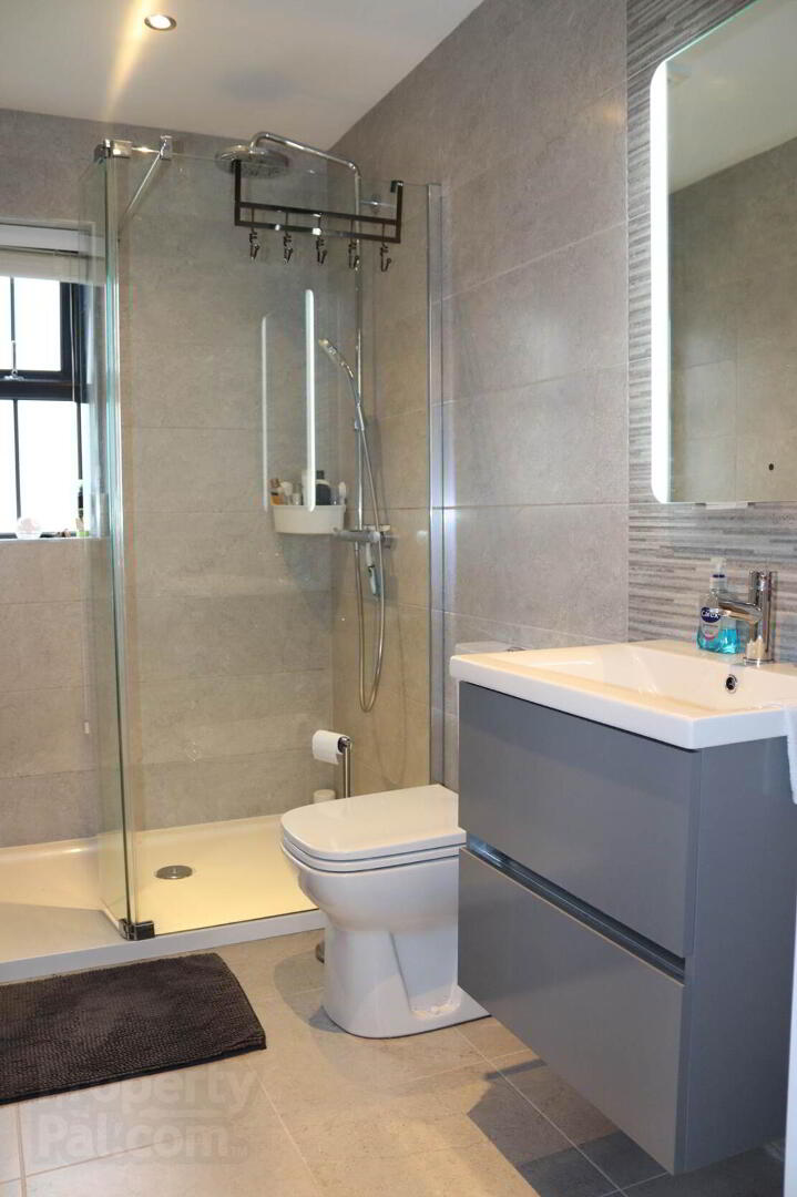15 Whitehall View 18 of 24