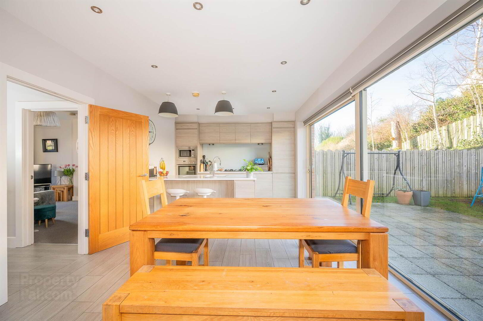 23 Sandown Park South 10 of 26