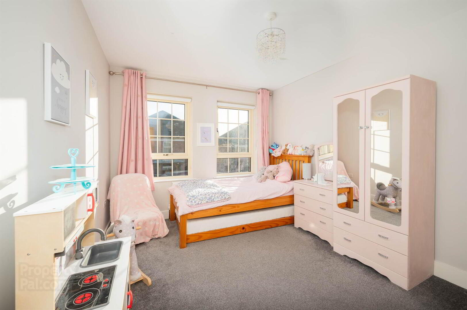 23 Sandown Park South 22 of 26
