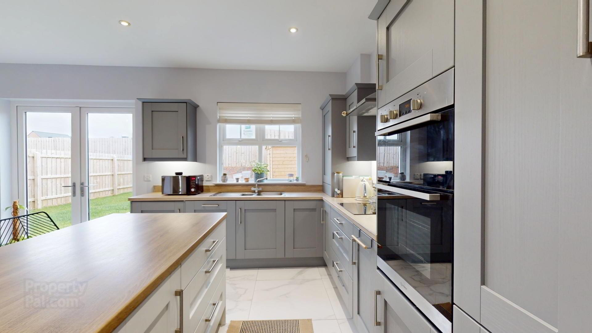 1 Bracken Gardens 7 of 20