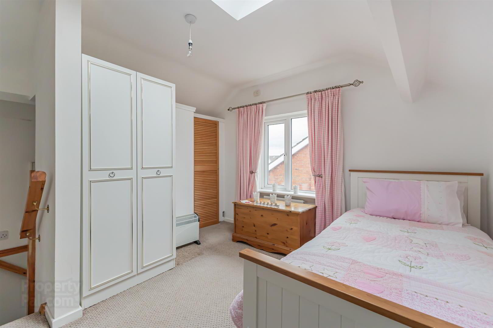19 Woodford Road 19 of 28