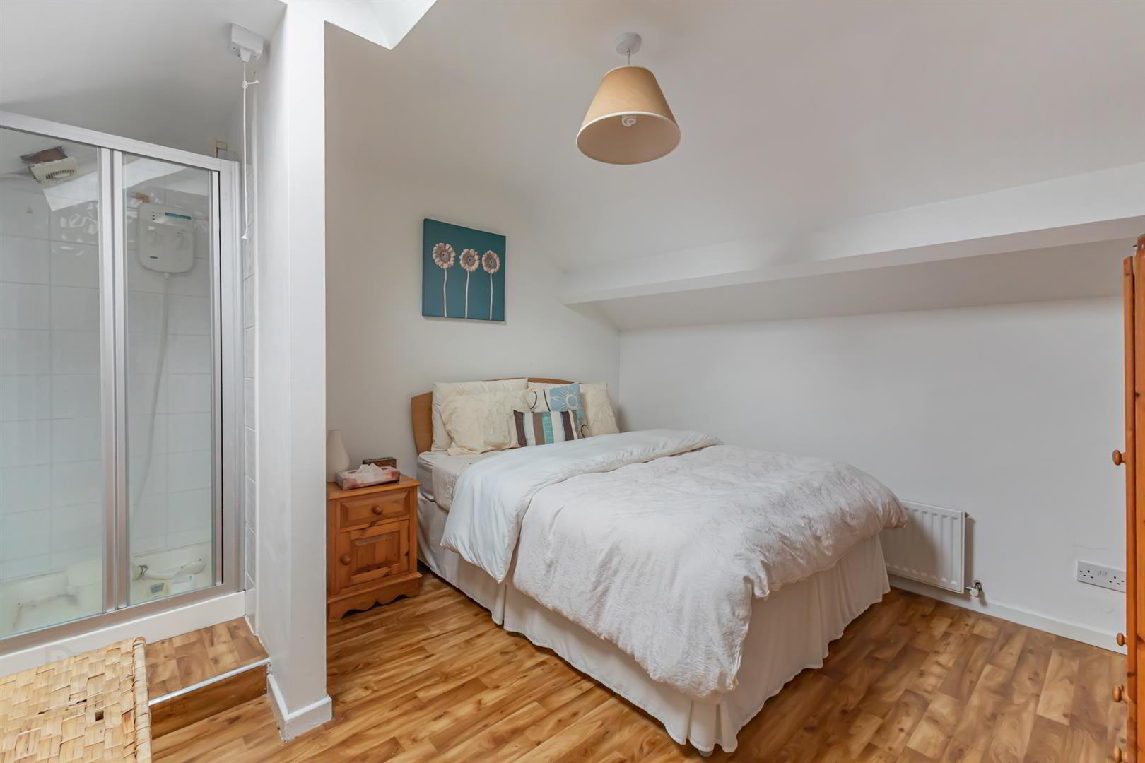 19 Woodford Road 24 of 28