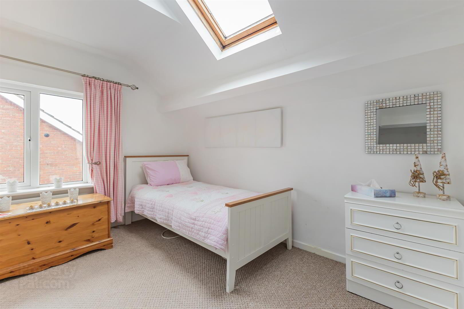 19 Woodford Road 20 of 28