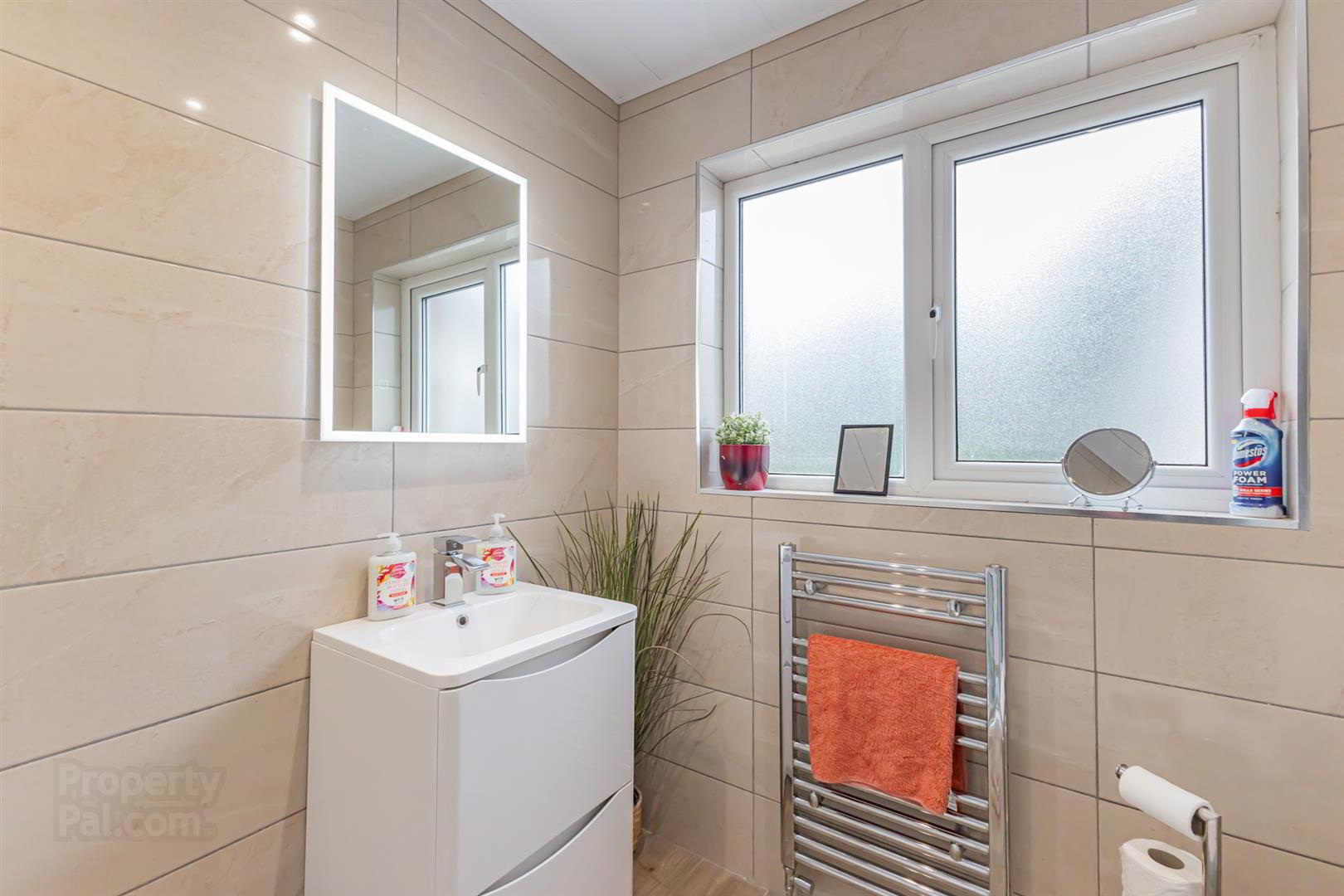 19 Woodford Road 17 of 28