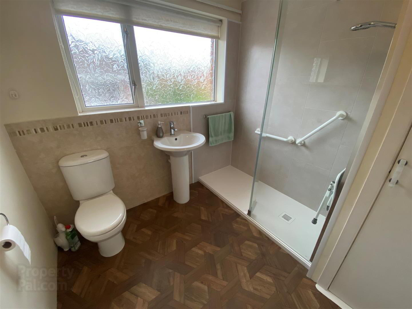 8 Rutherglen Gardens 8 of 10