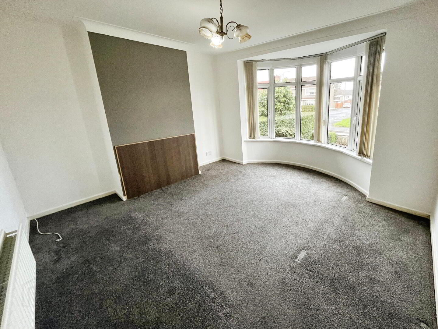 9 Belvoir Crescent 3 of 12