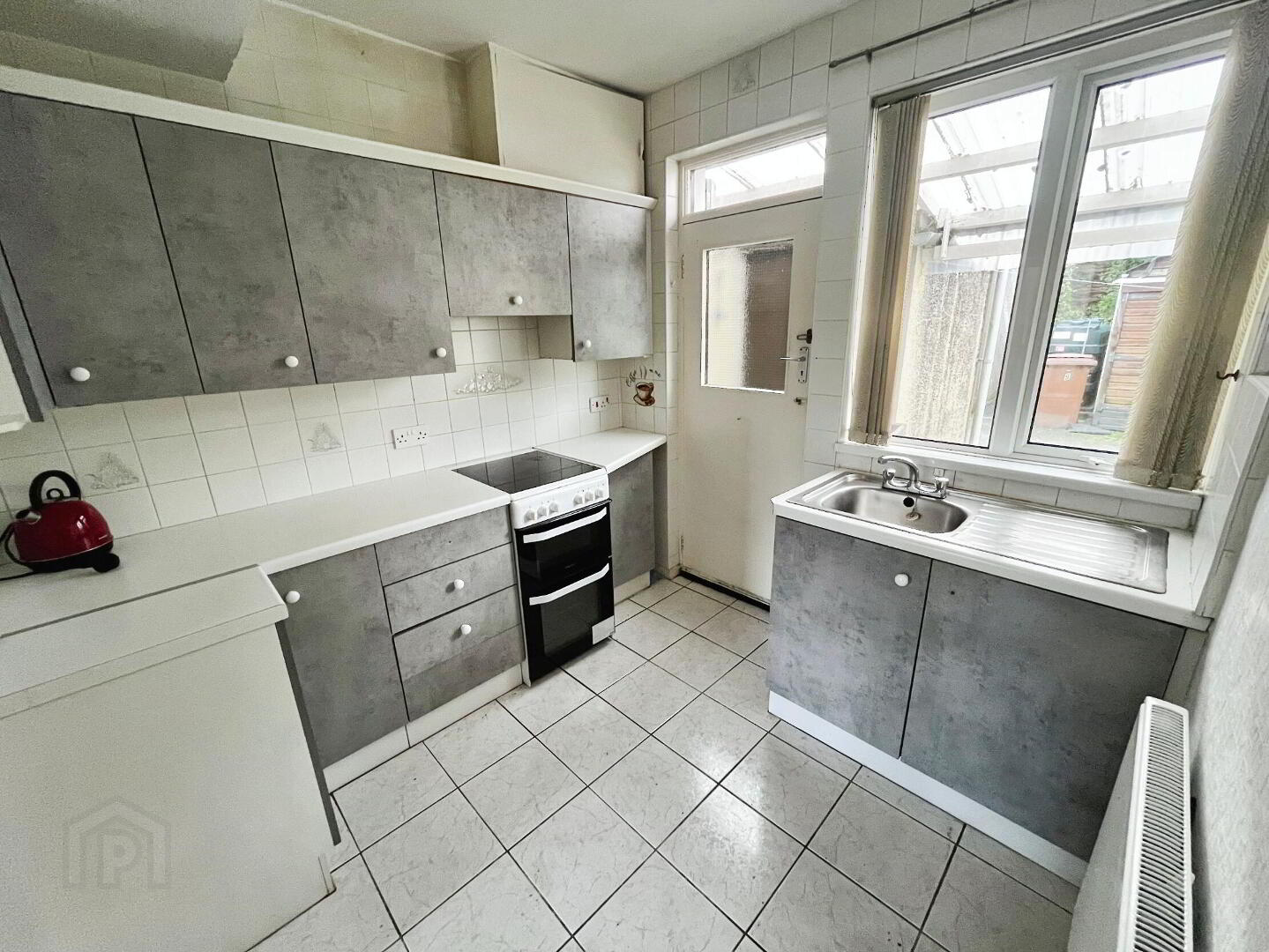 9 Belvoir Crescent 5 of 12